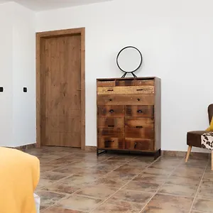 Villa Alejandra, Lajares